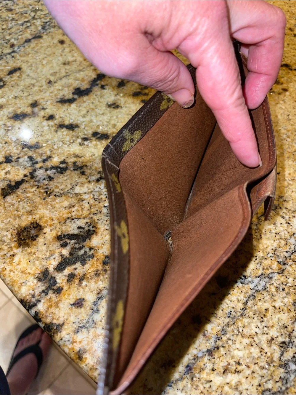 Louis Vuitton Monogram Canvas Bifold Wallet - Brown/Gold Monogram